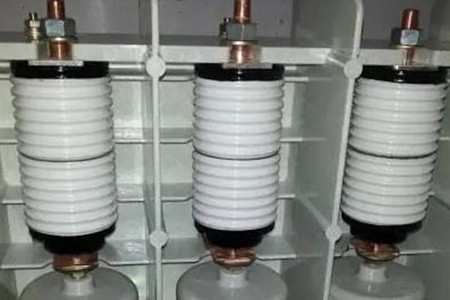 真空開關(guān)管產(chǎn)生操作過電壓的原因是什么？
