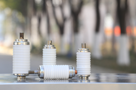 真空開關(guān)管接觸點(diǎn)選什么材質(zhì)好？一般為銅合金！