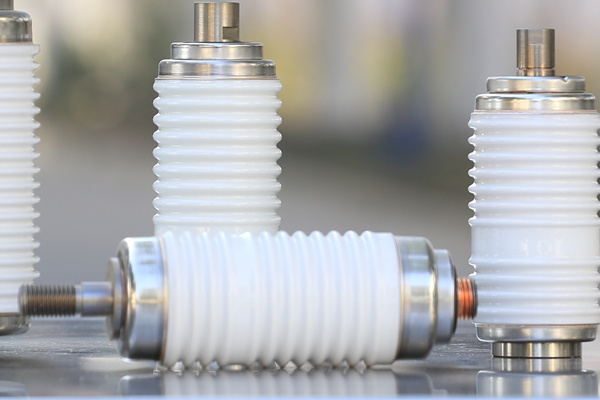 怎樣解決真空滅弧室的漏氣問題？